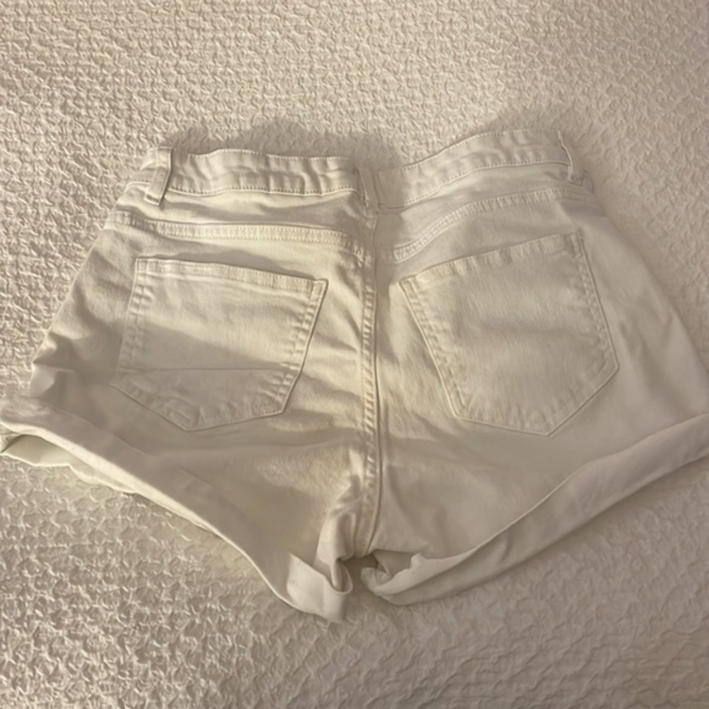 H&M WHITE SHORTS - Picture 2 of 3